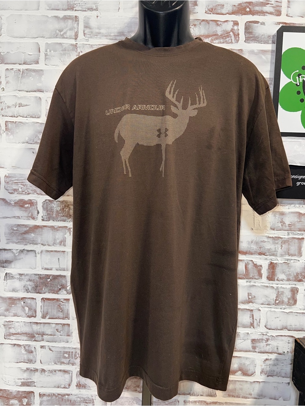 Under Armour Men’s Brown Deer Graphic heat gear Short Sleeve Tee